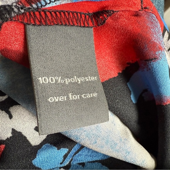 The limited Womens Plus Size 3X Floral Printed Bell Sleeve Blouse 4Th July - Picture 10 of 12